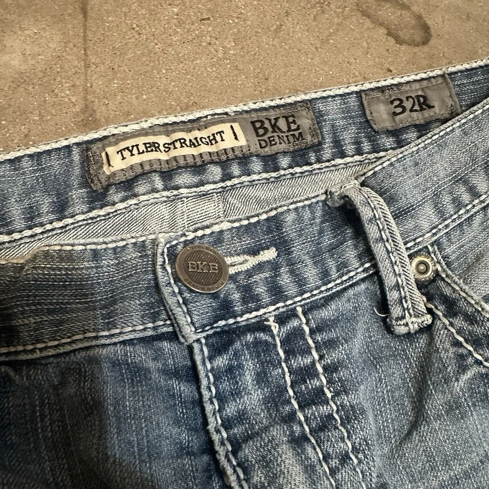 BKE Tyler Straight Jeans Men 32R 32x32 Blue Light Wash Denim Y2K Buckle Baggy